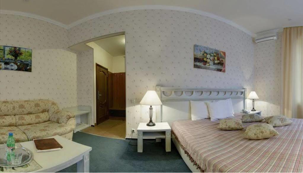 Four Rooms Mini-Hotel Charkiw Exterior foto