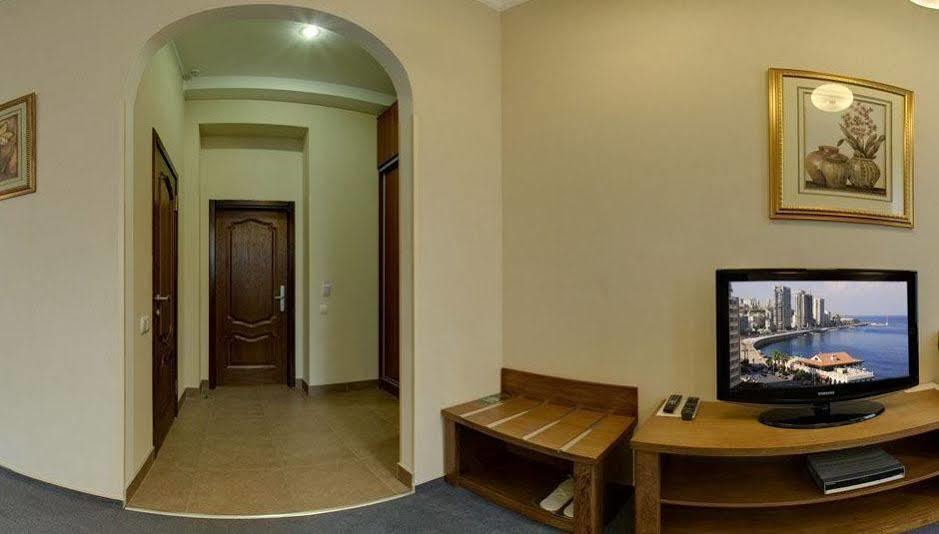 Four Rooms Mini-Hotel Charkiw Exterior foto
